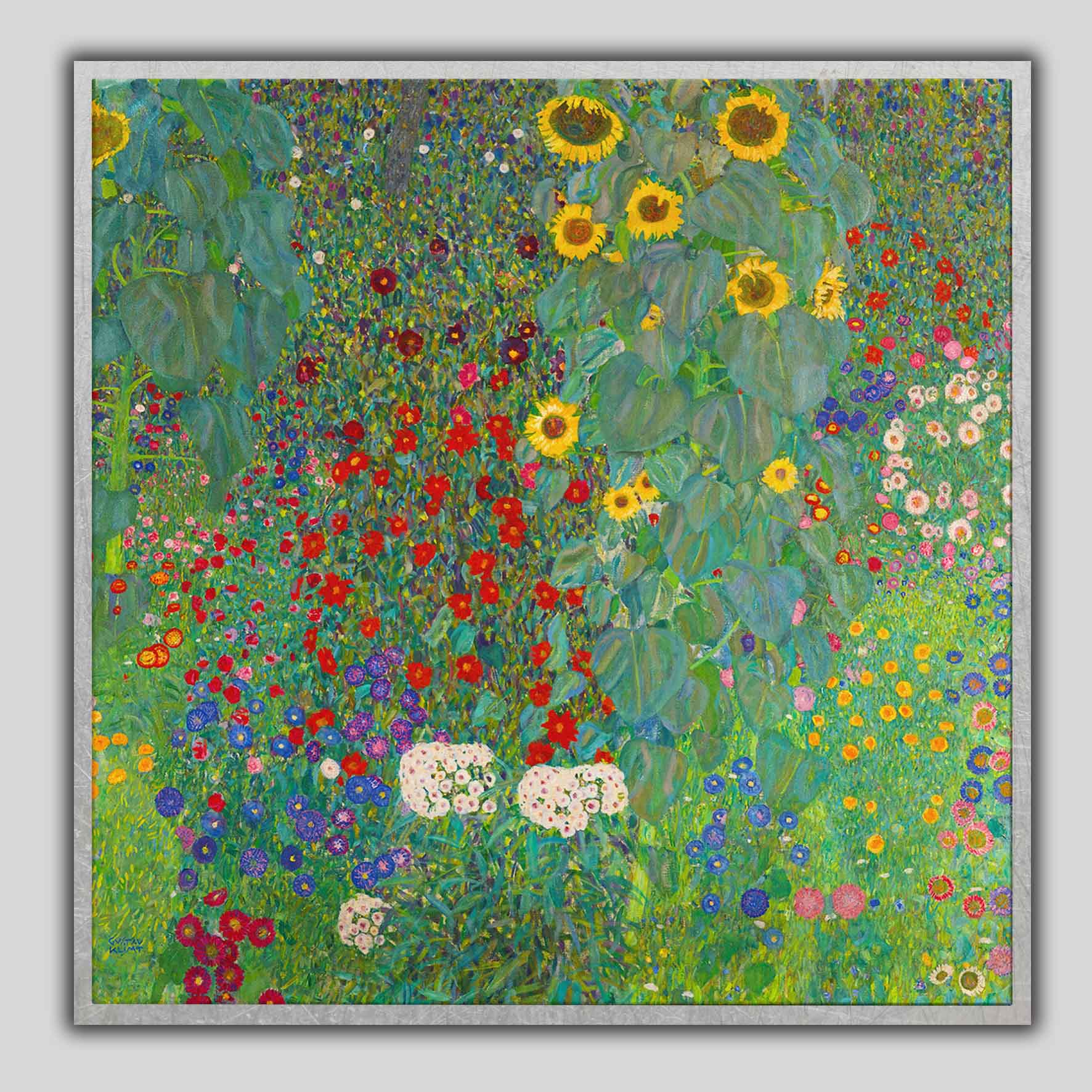 Giardino della fattoria con girasoli