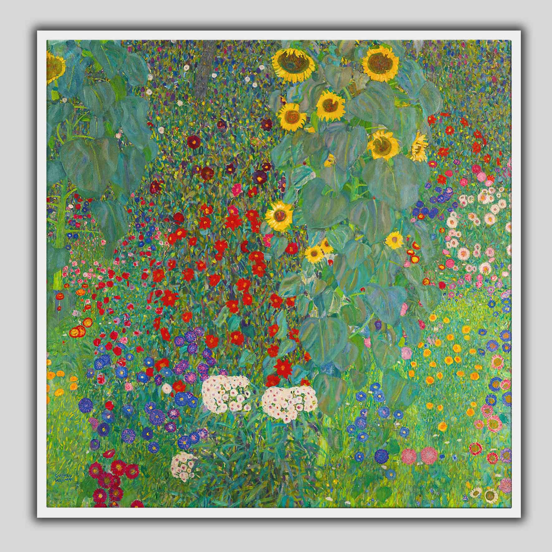 Giardino della fattoria con girasoli